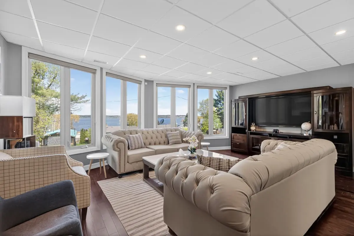 Living room with its sofa in the closed position
